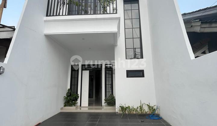 Rumah Baru Modern Klasik Dalam Komplek Megapolitan Cinere Depok 2