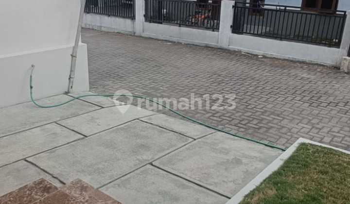 New and Elegant House in Maguwoharjo Area New and Elegant House in Maguwoharjo Area