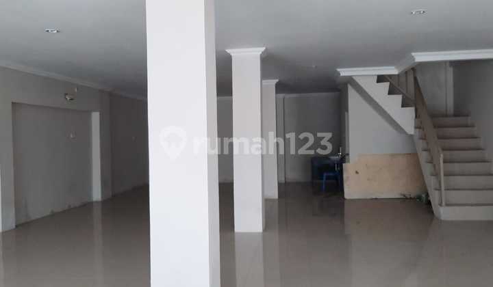 Strategic 3-Story Shophouse in Narogong, Bekasi 2