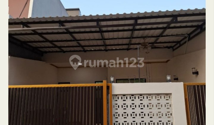 Rumah 1 ½ Lantai Di Metland Jakarta Timur