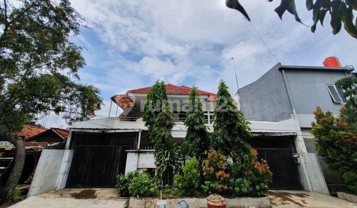 Strategic 2-Story House in Koja, North Jakarta