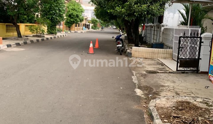 1 ½ Story House in Taman Buaran Indah, Cakung, East Jakarta 2
