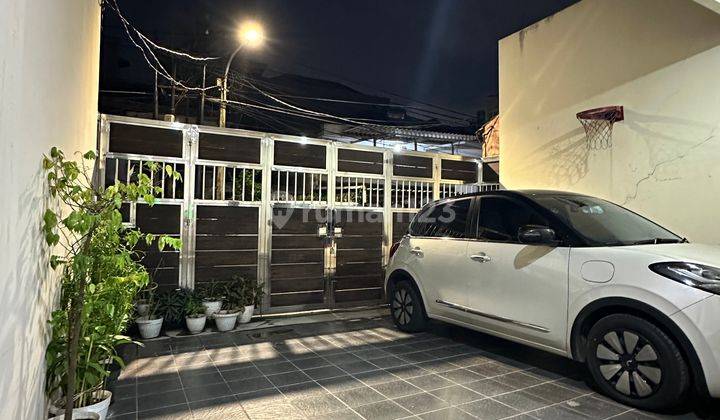 Rumah Cantik Siap Huni SHM Taman Ratu, Jakarta Barat 1
