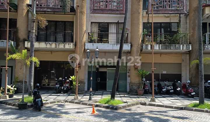 Ruko 4 Lantai Lokasi Premium di Dalam Kompleks Pertokoan