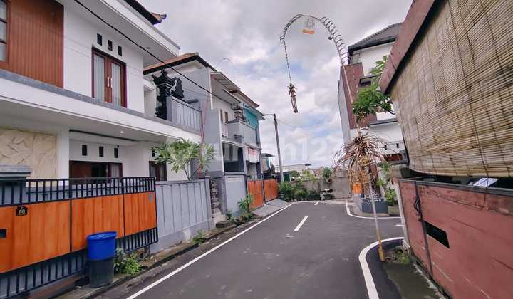 Rumah 2 Lantai Semi Furnished Siap Huni Lokasi Strategis 2