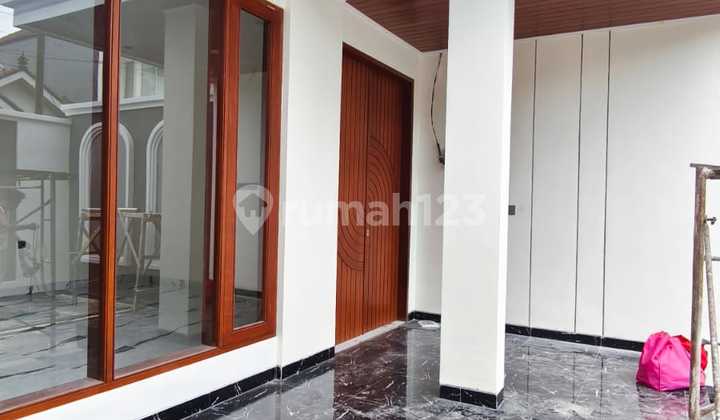 Rumah Mewah Baru 2 Lantai Siap Huni Lokasi Strategis 2