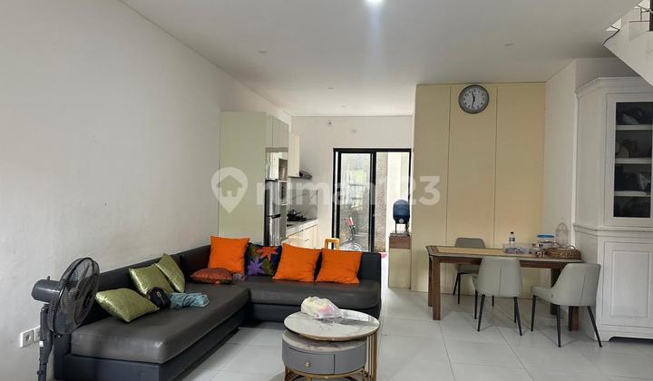 Rumah Minimalis 2 Lantai Siap Huni Berlokasi Strategis