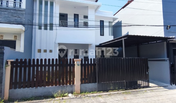 Rumah 2 Lantai Siap Huni Berlokasi Strategis