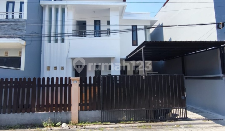 Rumah 2 Lantai Siap Huni Berlokasi Strategis