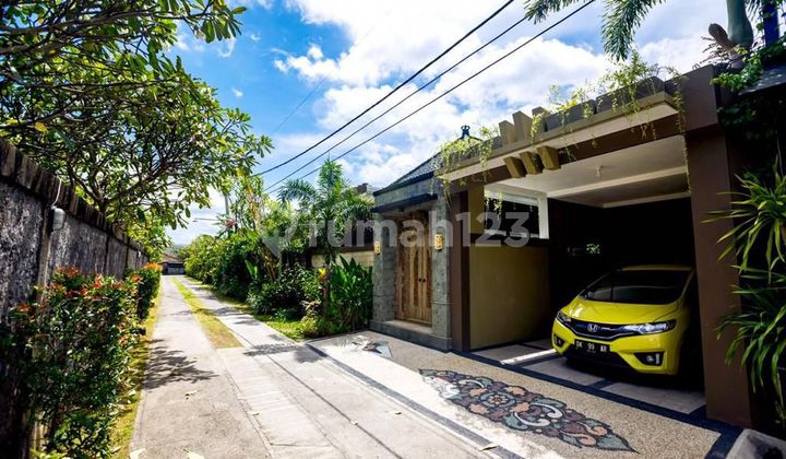 Villa Cantik Siap Huni Full Furnished Berlokasi Strategis Villa Cantik Siap Huni Full Furnished Berlokasi Strategis