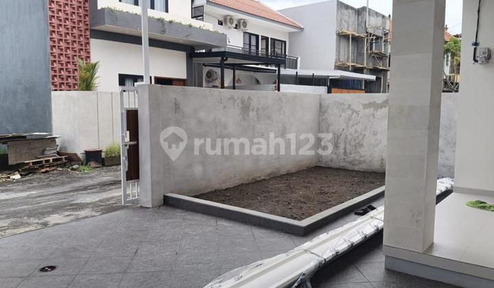 Rumah Baru Minimalis 2 Lantai Siap Huni Berlokasi Strategis 2