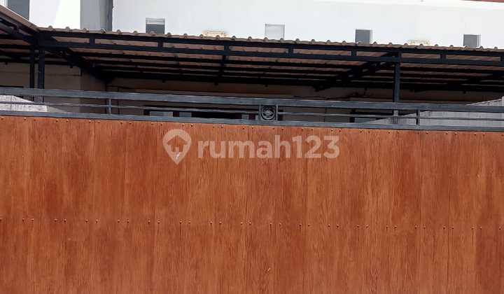 Mezzanine House Ready to Live In Furnished Strategic Location 2