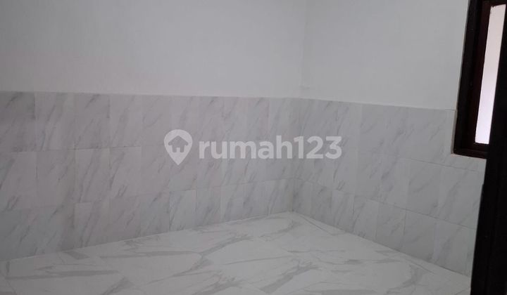 2-Story House Clean and Well-Maintained and Ready to Occupy 2