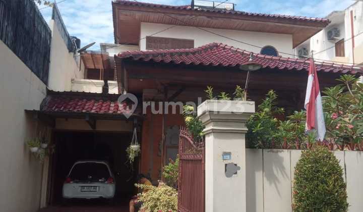 Rumah 2 Lantai Siap Huni Berlokasi Sangat Strategis  2