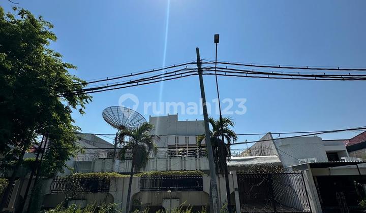 Langka! Dijual Rumah Komersil Area Raya Dharmahusada Hitung Tanah Strategis Cocok Untuk Usaha