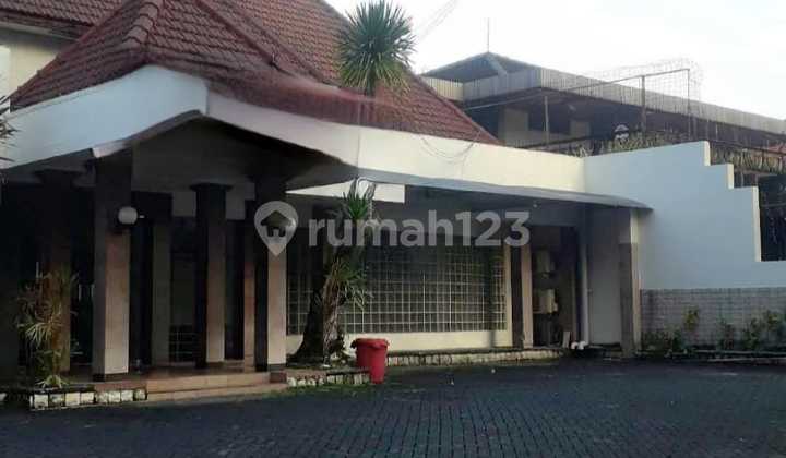Rumah Surabaya Pusat Raya Darmo Nol Jalan Raya Protokol Komersial Area Bisa Untuk Usaha Atau Hunian Parkiran Luas 2