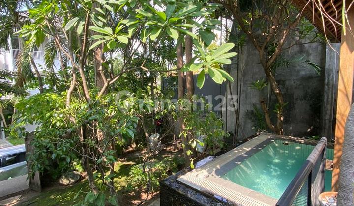 Dijual Rumah Gaya Villa Di Surabaya Tropical Style Di Private Cluster 2