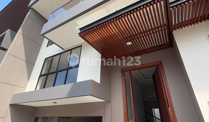 Rumah Lisbon Pakuwon Indah Modern Tropical Split Level Siap Huni Mewah 2
