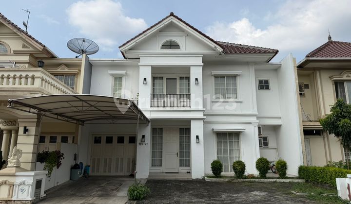 Rumah Bagus di Cluster Vila Bukit Regensi Perumahan Pakuwon Indah 2 Lantai Terawat Siap Huni