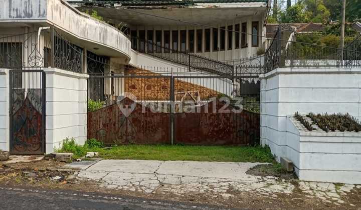 Jual Villa 3Lantai Dibawah Harga Pasar!