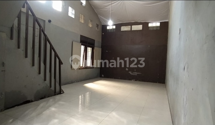 For Rent Strategic House for Business 2