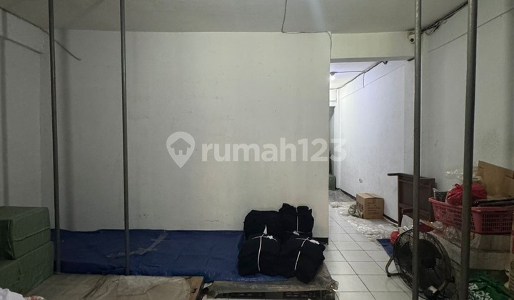 Rumah Jelambar 5x20 3 Lantai Row Jalan 2 Mobil 2