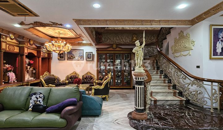 Puri Indah House 10x49 Luxurious 3 Floors Beautiful Ready to Occupy 2