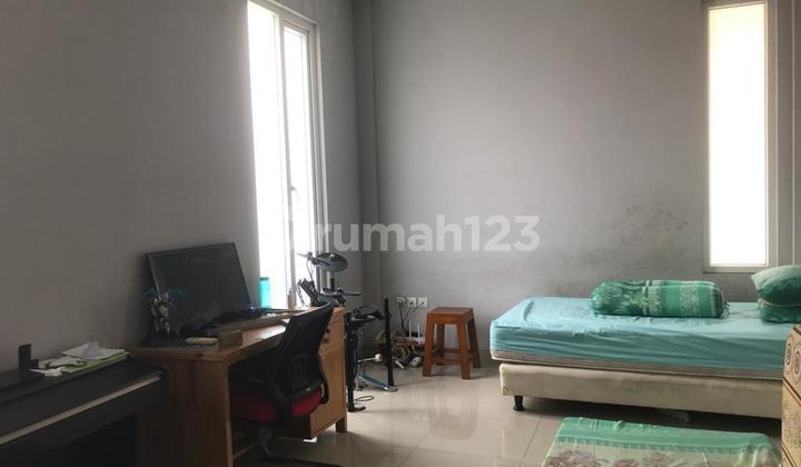 Grogol Row House, 2-Car Street, Strategic Location 2