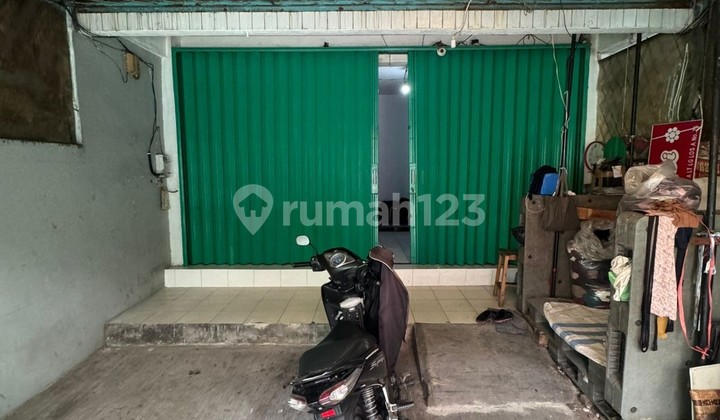 Rumah Jelambar 5x20 3 Lantai Row Jalan 2 Mobil
