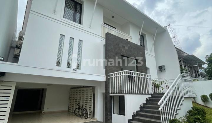Disewakan Rumah Mewah di Senopati | LT 350 LB 320 | 4+1 Kamar | Lokasi Premium Disewakan Rumah Mewah di Senopati | LT 350 LB 320 | 4+1 Kamar | Lokasi Premium