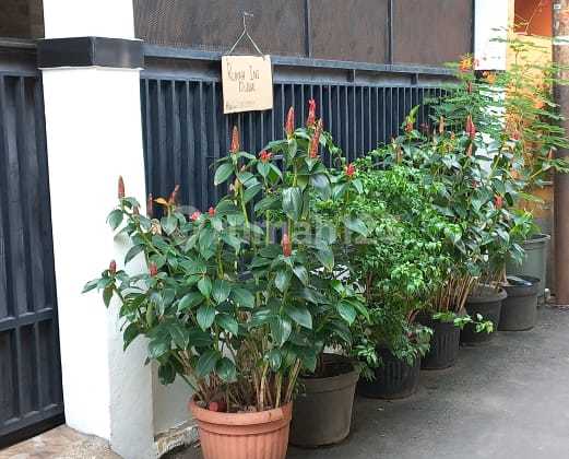 Nice Ready-to-Live House, Not Flooded, All Rooms Have AC, Perumnas Klender, Very Good Condition.