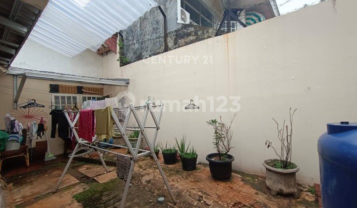 Dijual Rumah 4 Kamar Tidur  Strategis Di Bintaro Sektor 2  2