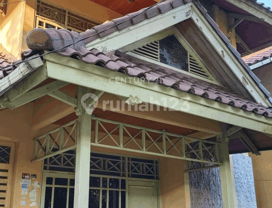 For Sale Strategic House in South Jakarta Area