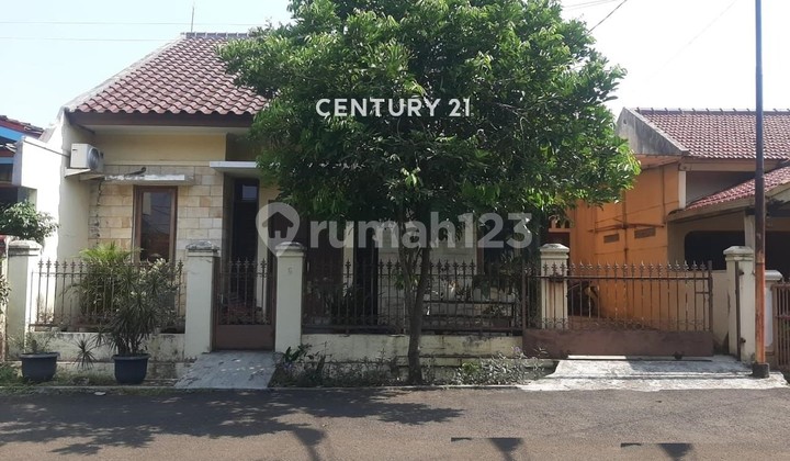 Dijual Rumah Strategis Harga Menarik di Dekat Stasiun Pondok Ranj Dijual Rumah Strategis Harga Menarik di Dekat Stasiun Pondok Ranj