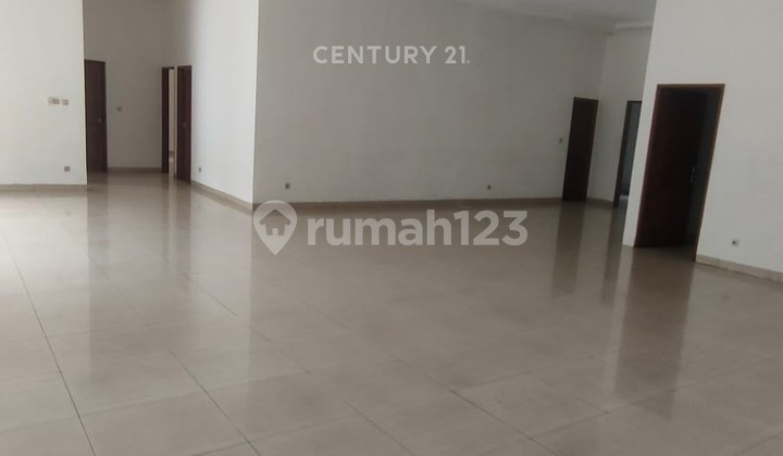 Luxury House for Sale in Strategic Location, Ready to Occupy in Kemang 2