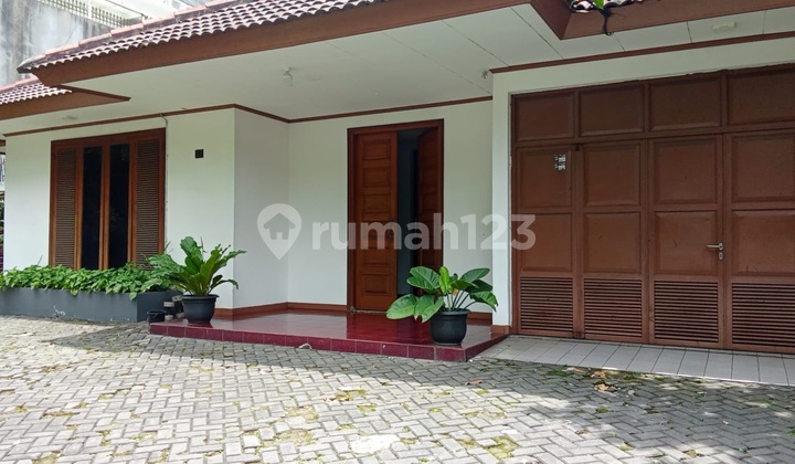 Rumah Asri Stategis Menteng Jakarta Pusat SHM