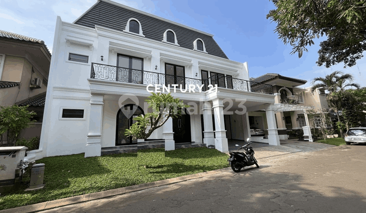 New House Ready to Occupied with Swimming Pool in Senayan Bintaro Sector 9