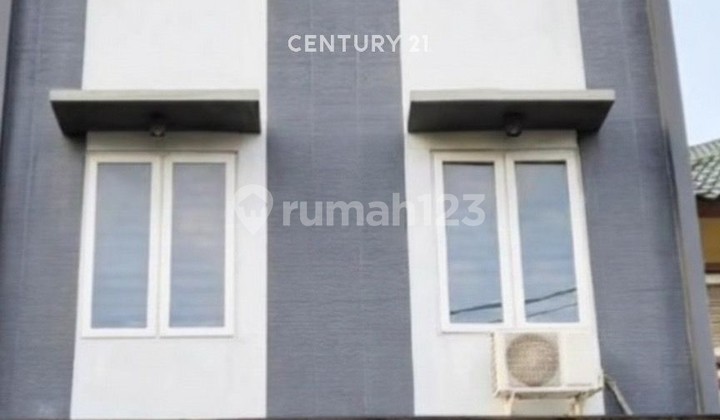 For Sale Strategic Ready-to-Occupy House in Kebayoran Lama, South Jakarta
