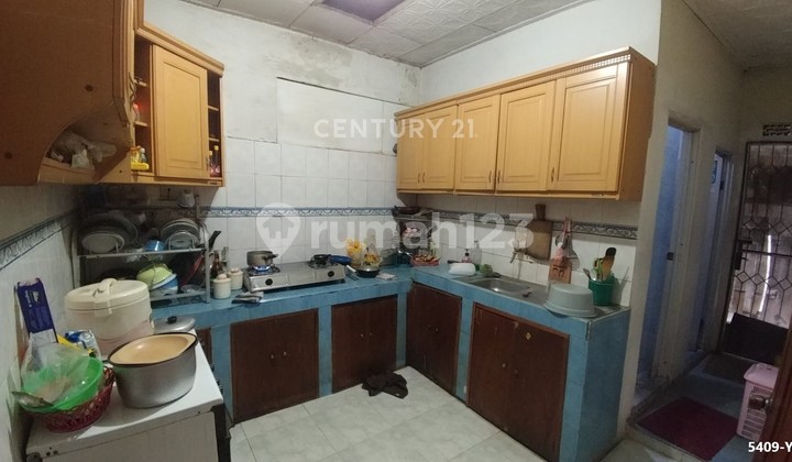 Dijual Rumah Strategis Harga Menarik di Kebayoran Lama 2