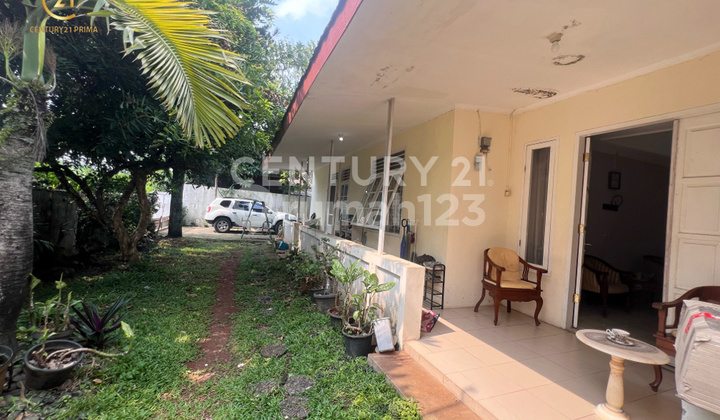 Rumah 1.5 Lantai Besar Taman Luas  Di Komplek Pertamina Ciputat