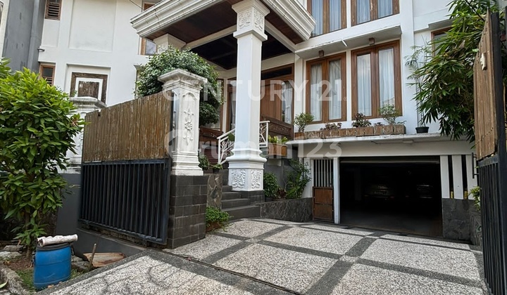 Rumah Mewah Ada Kolam Renang Di Bintaro  Sektor 9