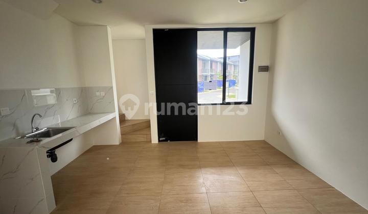 Di Jual / di Sewakan Rumah Baru Park Serpong 2
