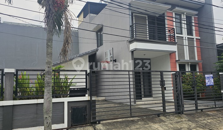 For Sale Corner House in Gading Serpong Sector, SHM House