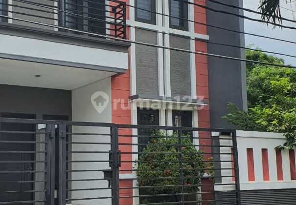 For Sale Corner House in Gading Serpong Sector, SHM House