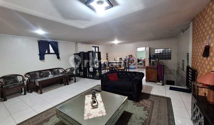 Ready-to-Use Shop House on Jalan Raya Karang Satria Bekasi 2