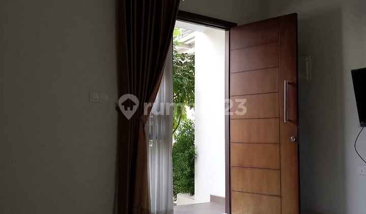 Rumah Cantik di Cluster Burgundy Summarecon Bekasi