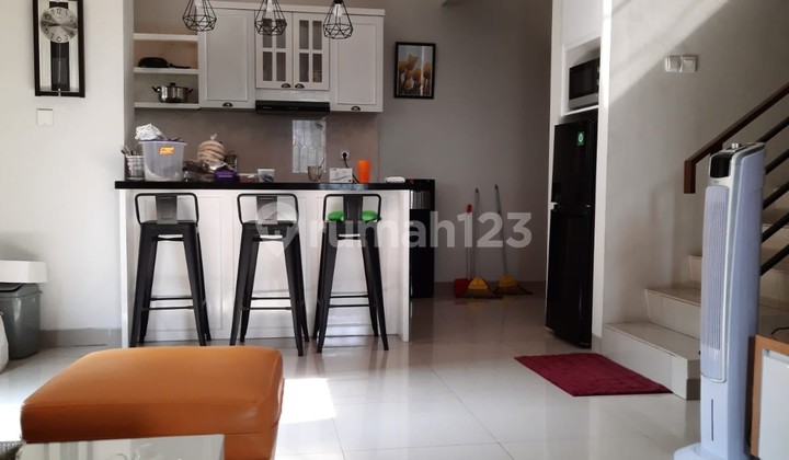 Rumah Hook 2 Lantai di Summarecon Bekasi Rumah Hook 2 Lantai di Summarecon Bekasi