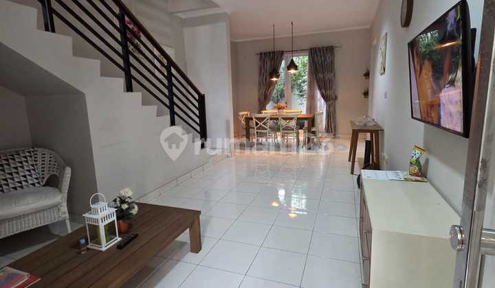 Disewakan Rumah 2 Lantai Semifurnis Summarecon Bekasi