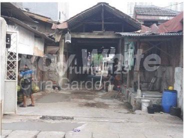 Plot House Jl. Jembatan Besi 1 No. 8 2