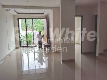Rumah 2 Unit Kalideres Permai Blok F2 No. 11 & 12 2